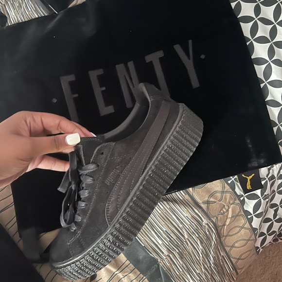 Rihanna fenty pumas - Picture 2 of 3